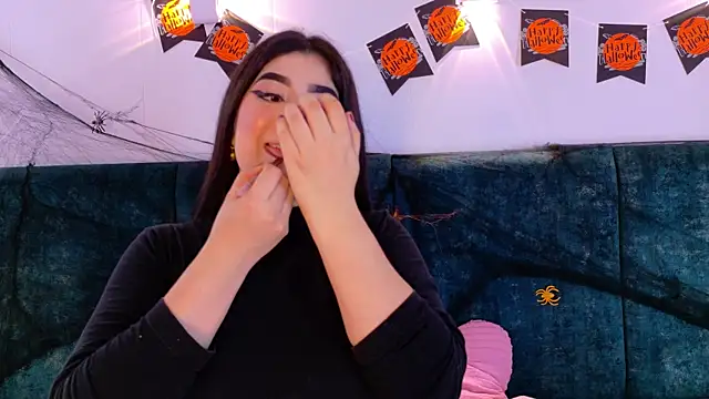 AgathaLynx online show from 10-30-25, 10:38