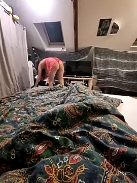 LoLa-69-X online show from 10-16-25, 07:42