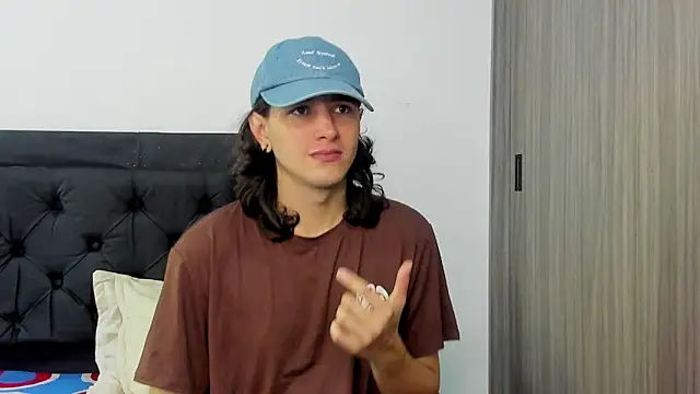 Snapshot of alex_connorr chatting on 01-11-25, 04:03 alex connorr online show from 01-11-25, 04:03