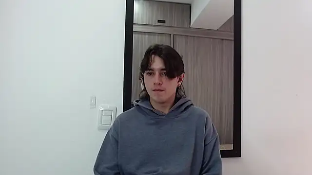 Snapshot of alex_connorr chatting on 02-19-25, 04:00 alex connorr online show from 02-19-25, 04:00