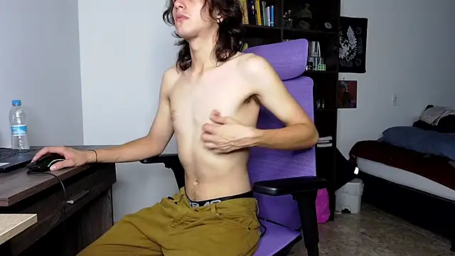 Snapshot of alex_connorr chatting on 09-16-25, 04:02 alex connorr online show from 09-16-25, 04:02