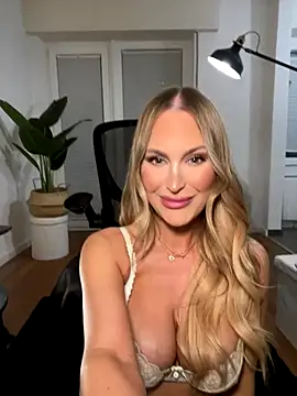 Lena Blom online show from 10-03-25, 07:44