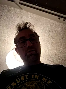 Snapshot of bibananaman chatting on 12-29-24, 08:00 bibananaman online show from 12-29-24, 08:00