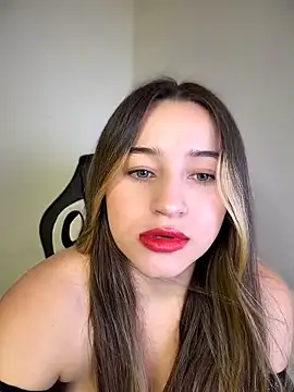 Snapshot of Sophie_spencer1 chatting on 06-21-26, 04:04 Sophie spencer1 online show from 06-21-26, 04:04