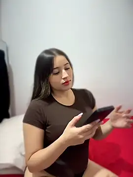 Snapshot of Sophie_spencer1 chatting on 07-24-26, 03:59 Sophie spencer1 online show from 07-24-26, 03:59