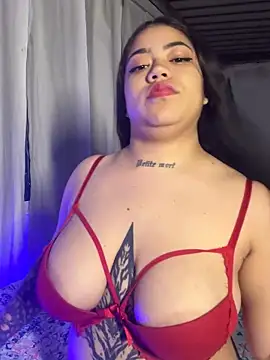 Snapshot of aliensexy chatting on 01-04-25, 02:35 aliensexy online show from 01-04-25, 02:35