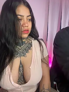 Snapshot of aliensexy chatting on 10-12-25, 03:38 aliensexy online show from 10-12-25, 03:38