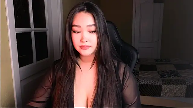 Snapshot of Erica_Wayne chatting on 03-12-25, 12:36 Erica Wayne online show from 03-12-25, 12:36