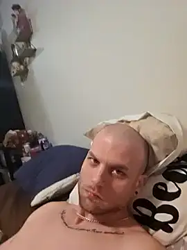 GeneralXMillyX online show from 01-03-25, 02:40