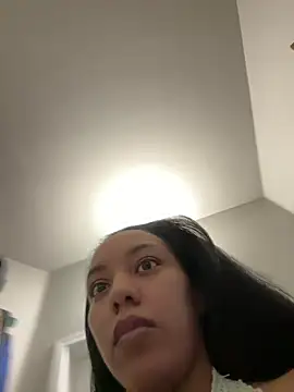 Snapshot of juicyyy323 chatting on 12-27-24, 12:18 juicyyy323 online show from 12-27-24, 12:18