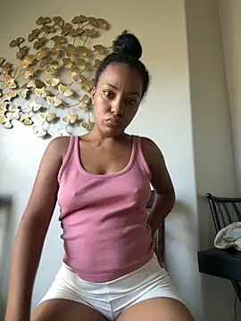 Snapshot of juicyyy323 chatting on 10-05-25, 07:34 juicyyy323 online show from 10-05-25, 07:34