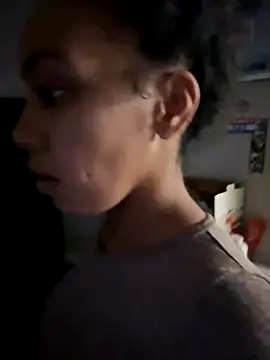 Snapshot of juicyyy323 chatting on 11-21-25, 02:54 juicyyy323 online show from 11-21-25, 02:54