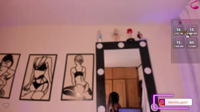Snapshot of Val_daniiels chatting on 01-27-25, 10:06 Val daniiels online show from 01-27-25, 10:06