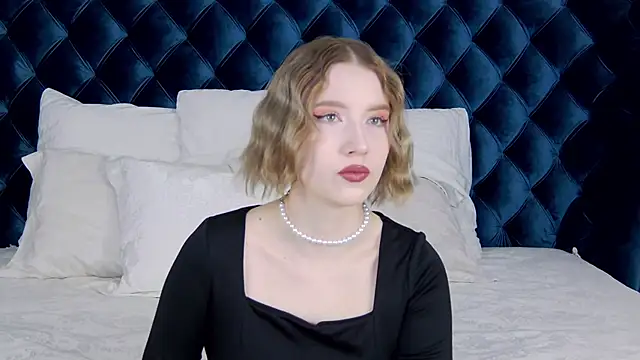 Snapshot of LiliLinn chatting on 01-31-25, 04:47 LiliLinn online show from 01-31-25, 04:47