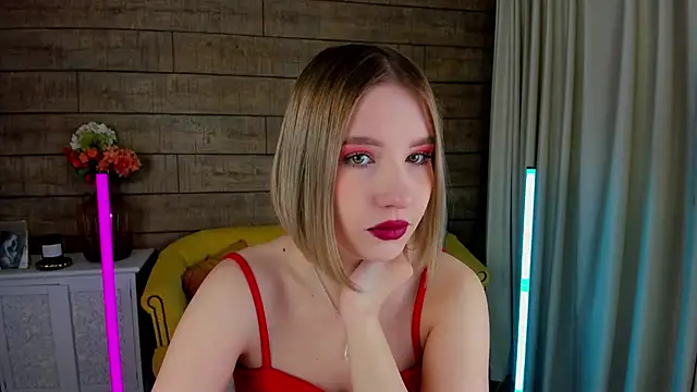 Snapshot of LiliLinn chatting on 02-04-25, 04:37 LiliLinn online show from 02-04-25, 04:37