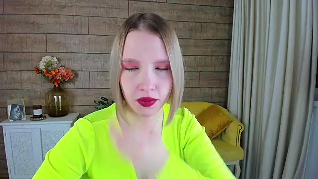 Snapshot of LiliLinn chatting on 02-12-25, 04:33 LiliLinn online show from 02-12-25, 04:33