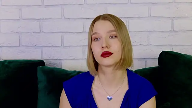 Snapshot of LiliLinn chatting on 02-15-25, 11:50 LiliLinn online show from 02-15-25, 11:50