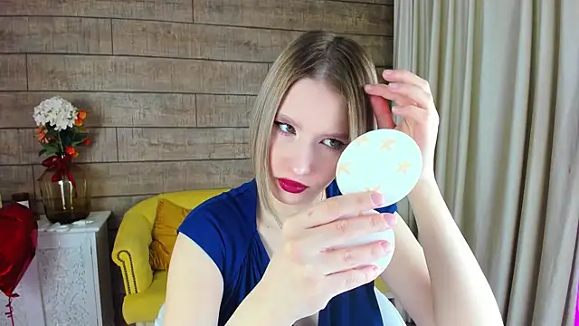 Snapshot of LiliLinn chatting on 02-19-25, 05:05 LiliLinn online show from 02-19-25, 05:05