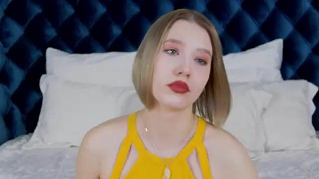 Snapshot of LiliLinn chatting on 02-21-25, 07:45 LiliLinn online show from 02-21-25, 07:45