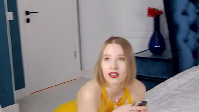 Snapshot of LiliLinn chatting on 02-21-25, 02:06 LiliLinn online show from 02-21-25, 02:06