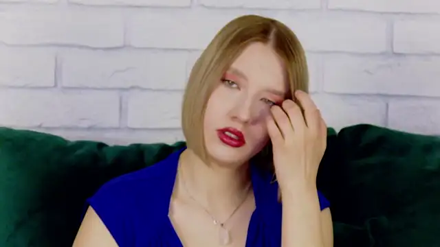 Snapshot of LiliLinn chatting on 02-24-25, 05:11 LiliLinn online show from 02-24-25, 05:11