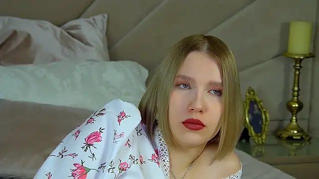 Snapshot of LiliLinn chatting on 02-25-25, 05:08 LiliLinn online show from 02-25-25, 05:08