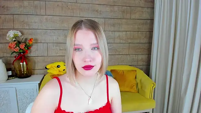 Snapshot of LiliLinn chatting on 02-26-25, 04:36 LiliLinn online show from 02-26-25, 04:36