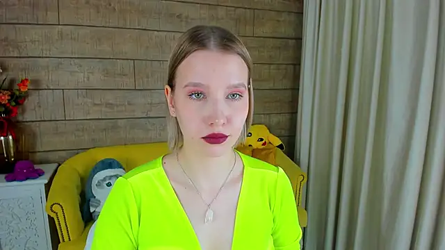 Snapshot of LiliLinn chatting on 02-26-25, 07:42 LiliLinn online show from 02-26-25, 07:42