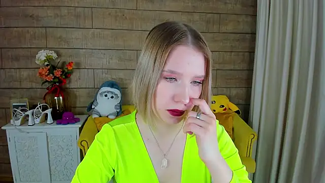 Snapshot of LiliLinn chatting on 02-26-25, 11:20 LiliLinn online show from 02-26-25, 11:20