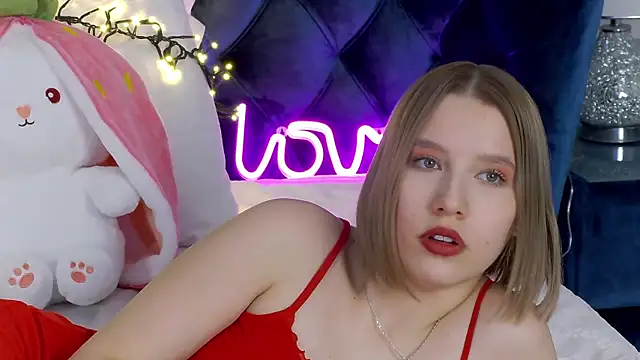 Snapshot of LiliLinn chatting on 03-03-25, 07:32 LiliLinn online show from 03-03-25, 07:32