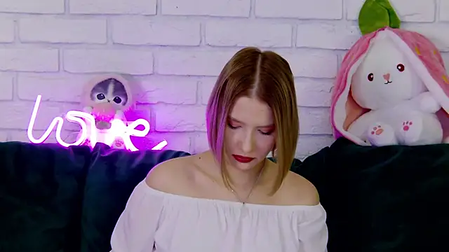 Snapshot of LiliLinn chatting on 03-04-25, 05:00 LiliLinn online show from 03-04-25, 05:00