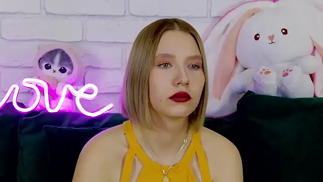 Snapshot of LiliLinn chatting on 03-05-25, 08:10 LiliLinn online show from 03-05-25, 08:10