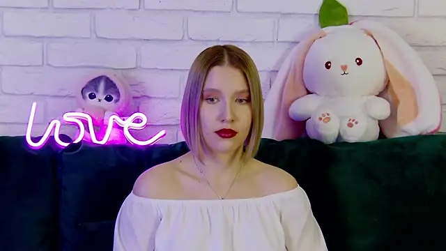 Snapshot of LiliLinn chatting on 03-05-25, 11:28 LiliLinn online show from 03-05-25, 11:28