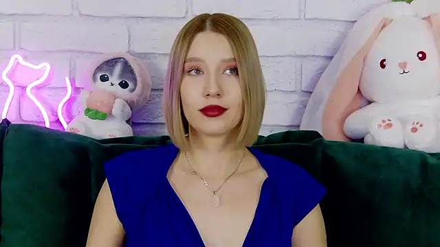 Snapshot of LiliLinn chatting on 03-07-25, 08:13 LiliLinn online show from 03-07-25, 08:13