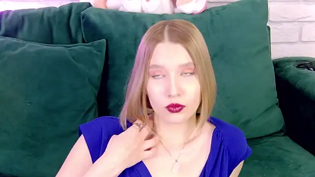 Snapshot of LiliLinn chatting on 03-07-25, 11:18 LiliLinn online show from 03-07-25, 11:18