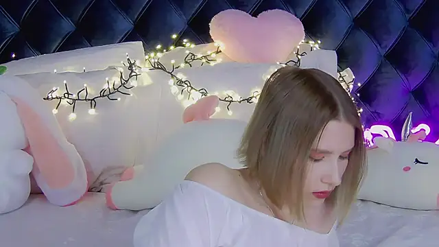 Snapshot of LiliLinn chatting on 03-08-25, 11:16 LiliLinn online show from 03-08-25, 11:16