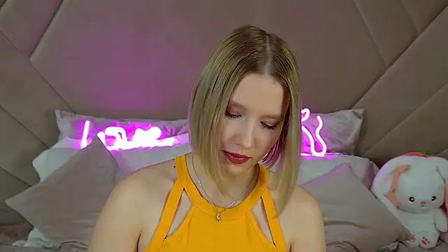 Snapshot of LiliLinn chatting on 03-11-25, 07:58 LiliLinn online show from 03-11-25, 07:58