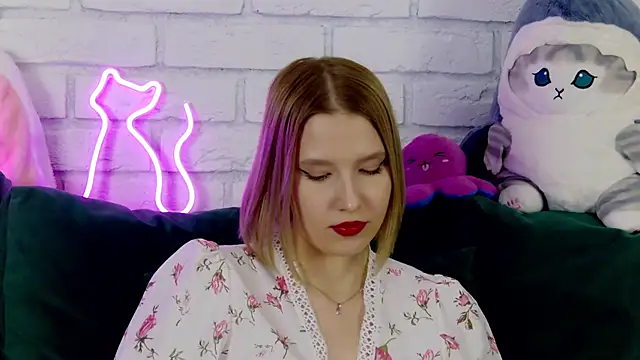 Snapshot of LiliLinn chatting on 03-12-25, 11:31 LiliLinn online show from 03-12-25, 11:31