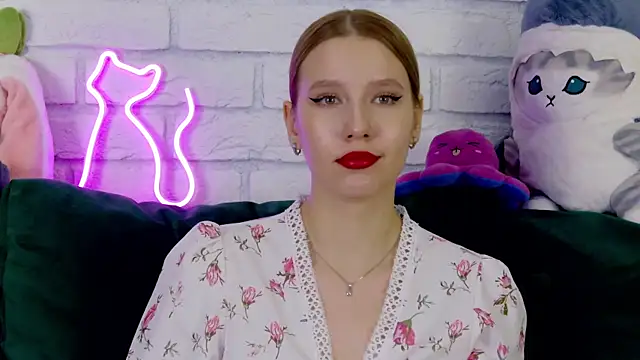 Snapshot of LiliLinn chatting on 03-12-25, 02:45 LiliLinn online show from 03-12-25, 02:45