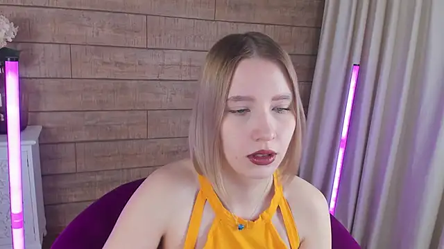 Snapshot of LiliLinn chatting on 03-15-25, 04:57 LiliLinn online show from 03-15-25, 04:57