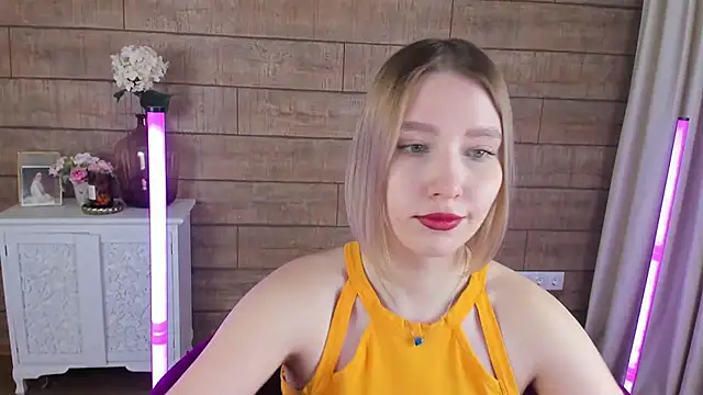 Snapshot of LiliLinn chatting on 03-15-25, 08:04 LiliLinn online show from 03-15-25, 08:04