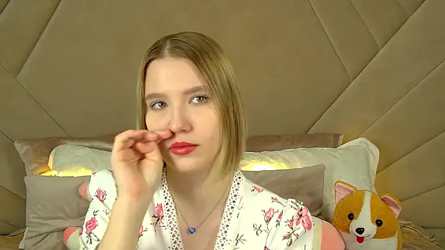 Snapshot of LiliLinn chatting on 03-17-25, 05:12 LiliLinn online show from 03-17-25, 05:12