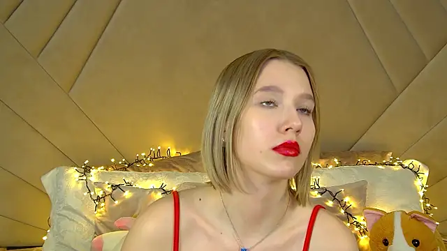 Snapshot of LiliLinn chatting on 03-17-25, 02:45 LiliLinn online show from 03-17-25, 02:45