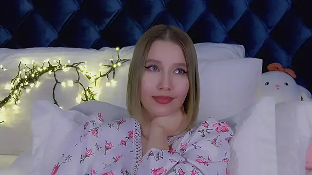 Snapshot of LiliLinn chatting on 03-19-25, 02:46 LiliLinn online show from 03-19-25, 02:46