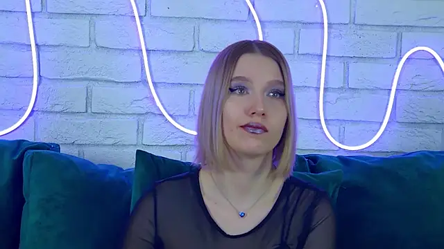 Snapshot of LiliLinn chatting on 03-21-25, 11:12 LiliLinn online show from 03-21-25, 11:12