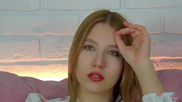 Snapshot of LiliLinn chatting on 09-29-25, 04:50 LiliLinn online show from 09-29-25, 04:50