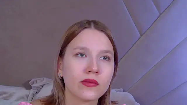 Snapshot of LiliLinn chatting on 12-01-25, 05:01 LiliLinn online show from 12-01-25, 05:01