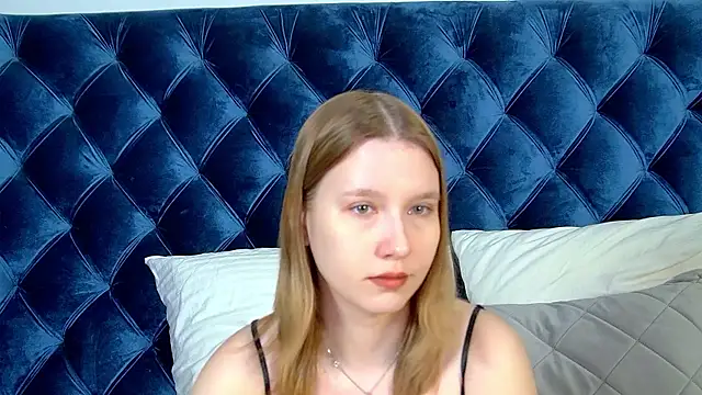 LiliLinn online show from 07-09-26, 04:27