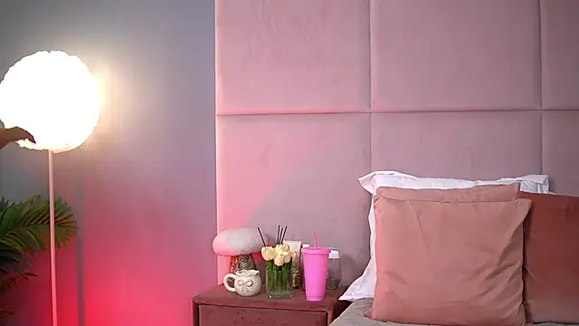 AlmaLuv online show from 09-23-25, 03:53