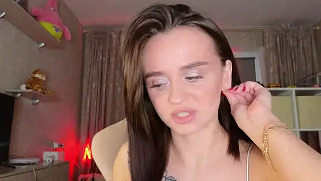 Katy perry  online show from 03-08-25, 02:34